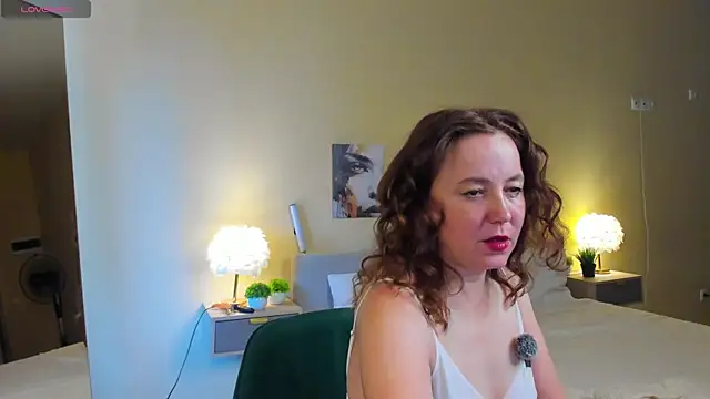 Kira_Adler 라이브 XXX 채팅