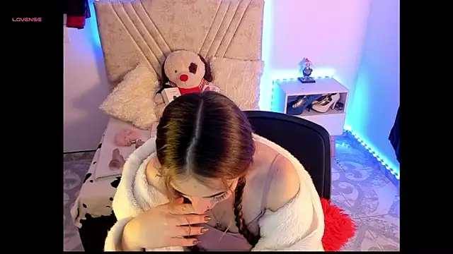 โชว์เว็บแคมของ Mia_Victoria22