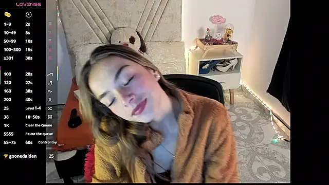 Mia_Victoria22 Adlı Modelin Canlı XXX Sohbeti