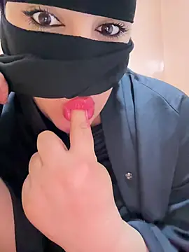 _Laiali_ Show in webcam
