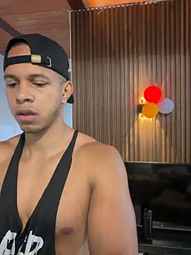 MarcoStriker Show in webcam