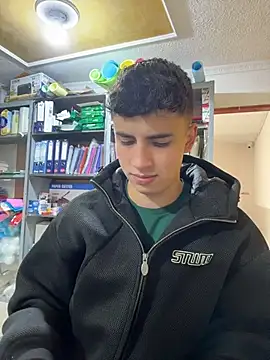 AdrianRinaldi Webcamshow