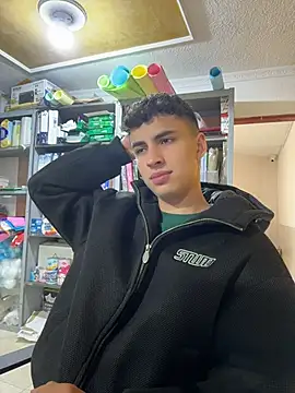 AdrianRinaldi Webcam Show