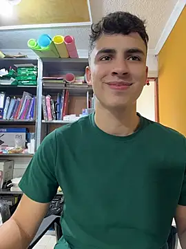 AdrianRinaldi Adlı Modelin Web Kamerası Şovu