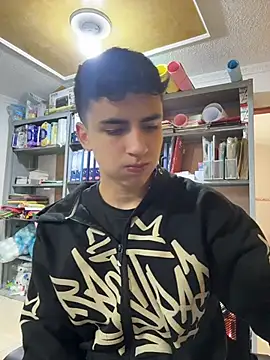 AdrianRinaldi webkamerás műsora