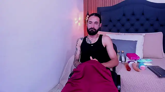 Hisoka_011 webcam show