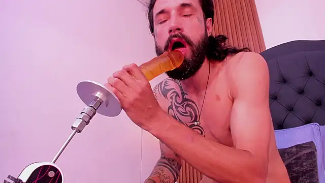 Hisoka_011 Webcam show