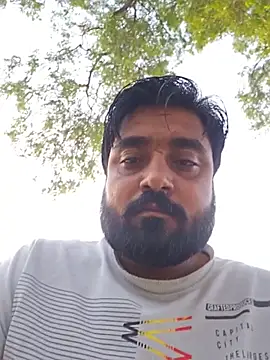Show modela Raju_fuckerr na web-kameri