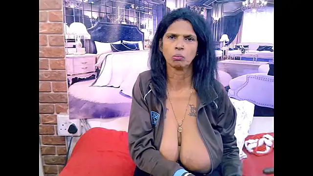 צ'אט XXX בשידור חי של IndianVanya4u2u