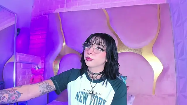 NaniiSisy Webcam Show