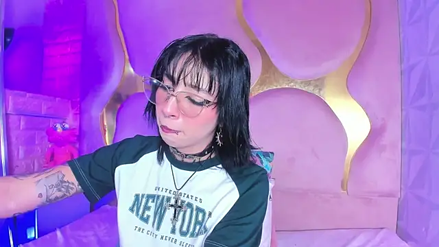 NaniiSisy's Live XXX Chat