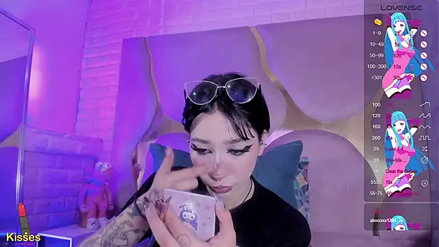 NaniiSisy Chat XXX live