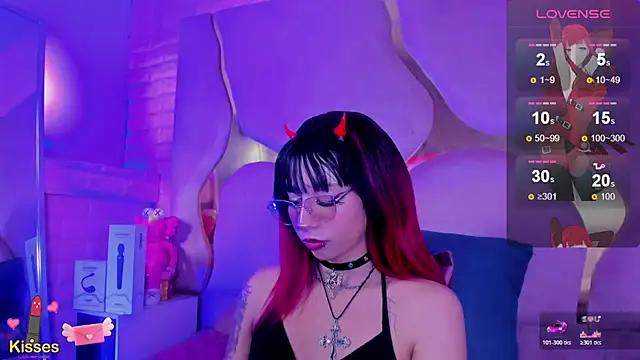 Chat +18 de NaniiSisy ao vivo