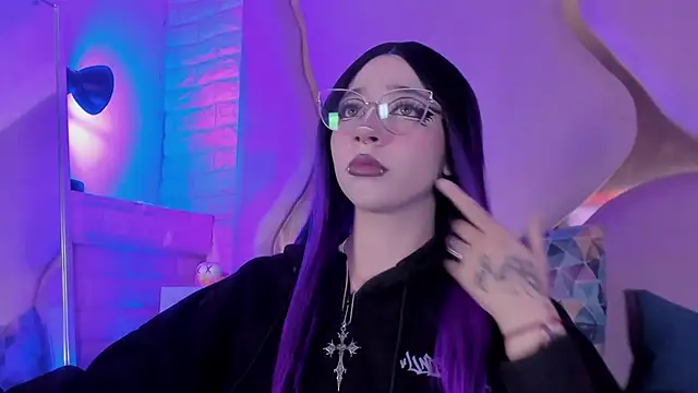 NaniiSisy – Naživo XXX chat