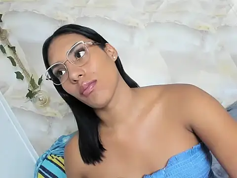 sasha_smith18's Webcam Show