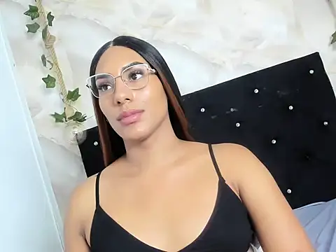 sasha_smith18 Show in webcam
