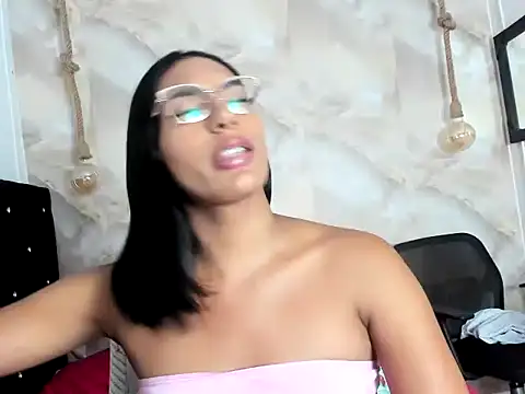 sasha_smith18 Show Webcam