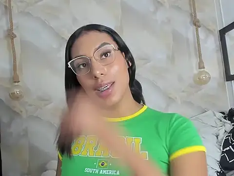 sasha_smith18 Шоу с уебкамера