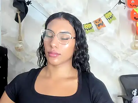 sasha_smith18's Webcam Show