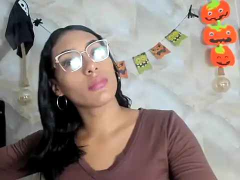 sasha_smith18's Webcam Show