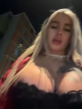 Pertunjukan Kamera Web YouCandiSumisa