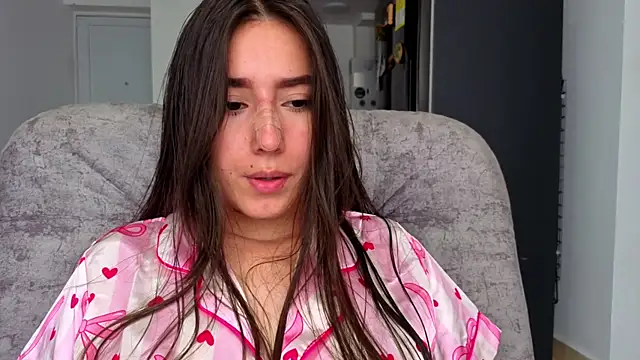 Adhara_Kitten: απευθείας συνομιλία ΧΧΧ