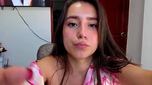 Chatroom XXX en direct de Adhara_Kitten