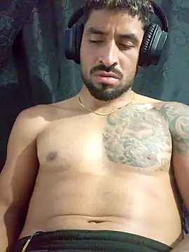 Show modela Alexsexygamer na web-kameri