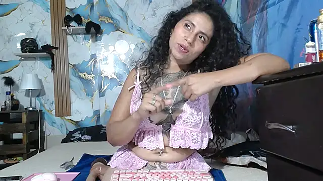 CataleyaRosee's Live XXX Chat