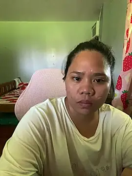 _UrSingleMamiBella_'s Live XXX Chat