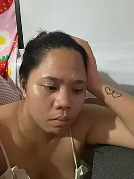 _UrSingleMamiBella_'s Live XXX Chat