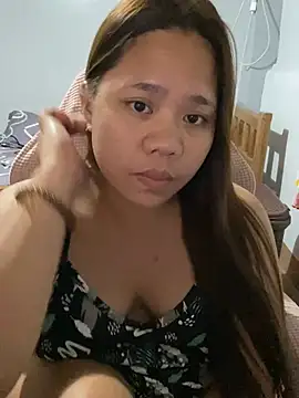 Chat XXX en directo de -CLARAMommy-