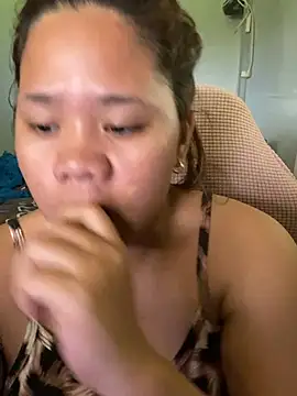 Chat XXX en directo de -CLARAMommy-