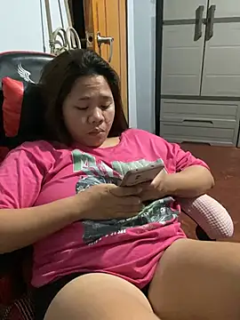 XXX chat uživo modela -CLARAMommy-