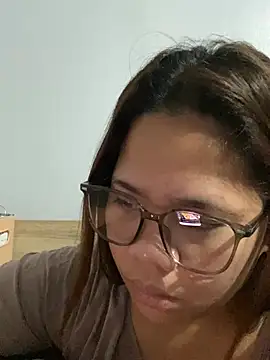 -CLARAMommy- Chat XXX in diretta