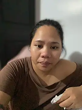 Chat XXX ao vivo de -CLARAMommy-