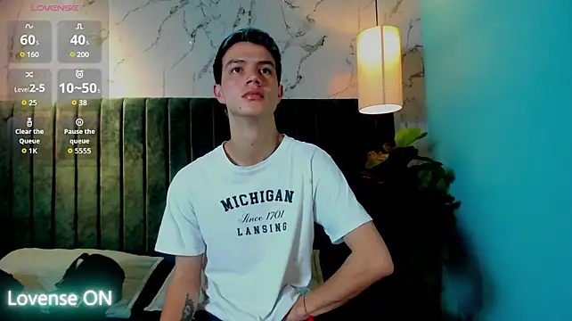 nicktorn's Live XXX Chat