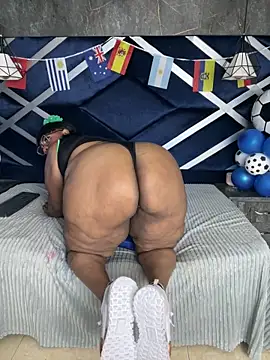 AranzalatinBlaks1 Show Webcam