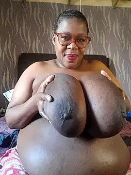 BoobsQueen46K Pertunjukan Webcam