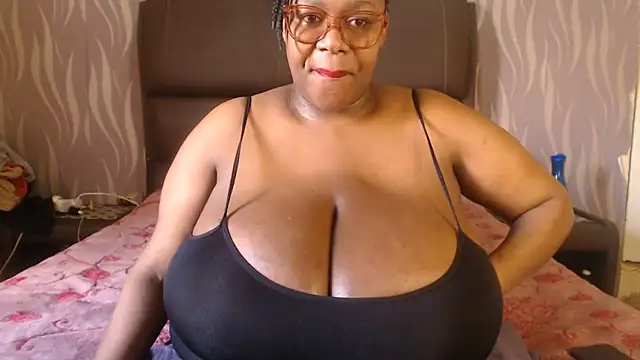 BoobsQueen46K's Webcam Show