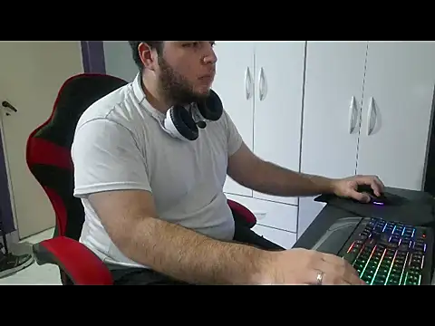 Pokazy przed kamerką – TuPeludito_22