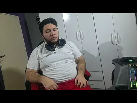 Show modela TuPeludito_22 na web-kameri