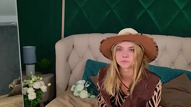 4example_Chloe's Live XXX Chat