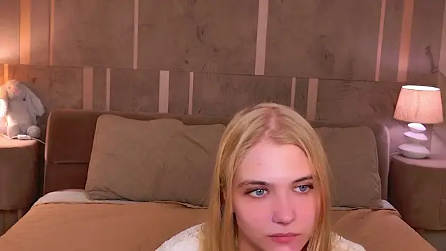 4example_Chloe Chat XXX in diretta