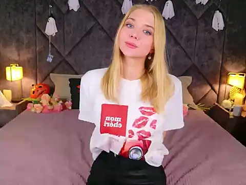 4example_Chloe live XXX chat