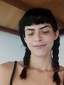 Strawberry_kawaii Show in webcam