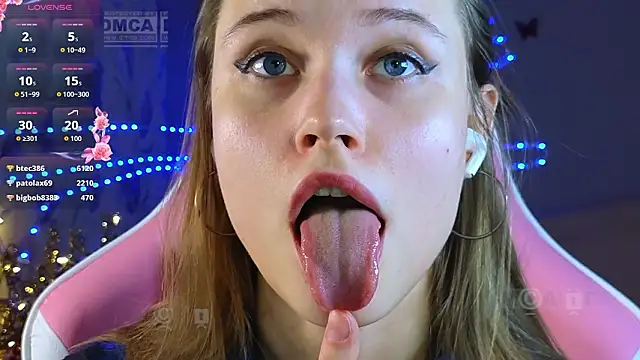 Armurra15 Show in webcam