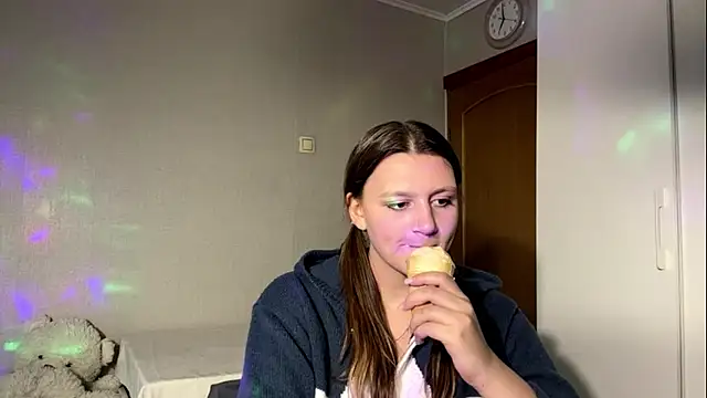 BreeEvett's Webcam Show