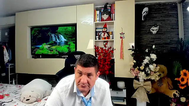 SpartacusDaddy48's Webcam Show