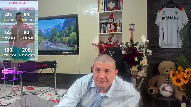 SpartacusDaddy48: διαδικτυακό σόου στην κάμερα